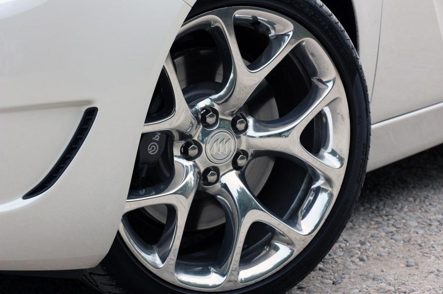  Buick Regal GS 2012 года  (фото 43 из 90)